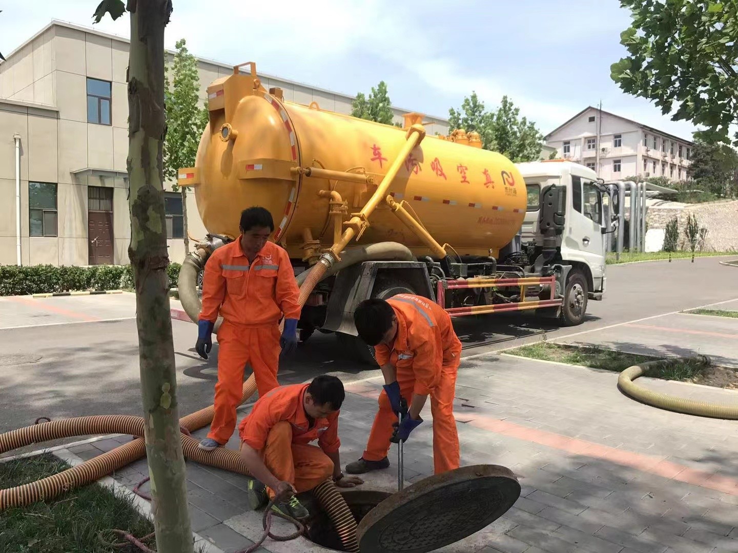 清流化粪池清理与5-8吨吸粪车施工效率分析